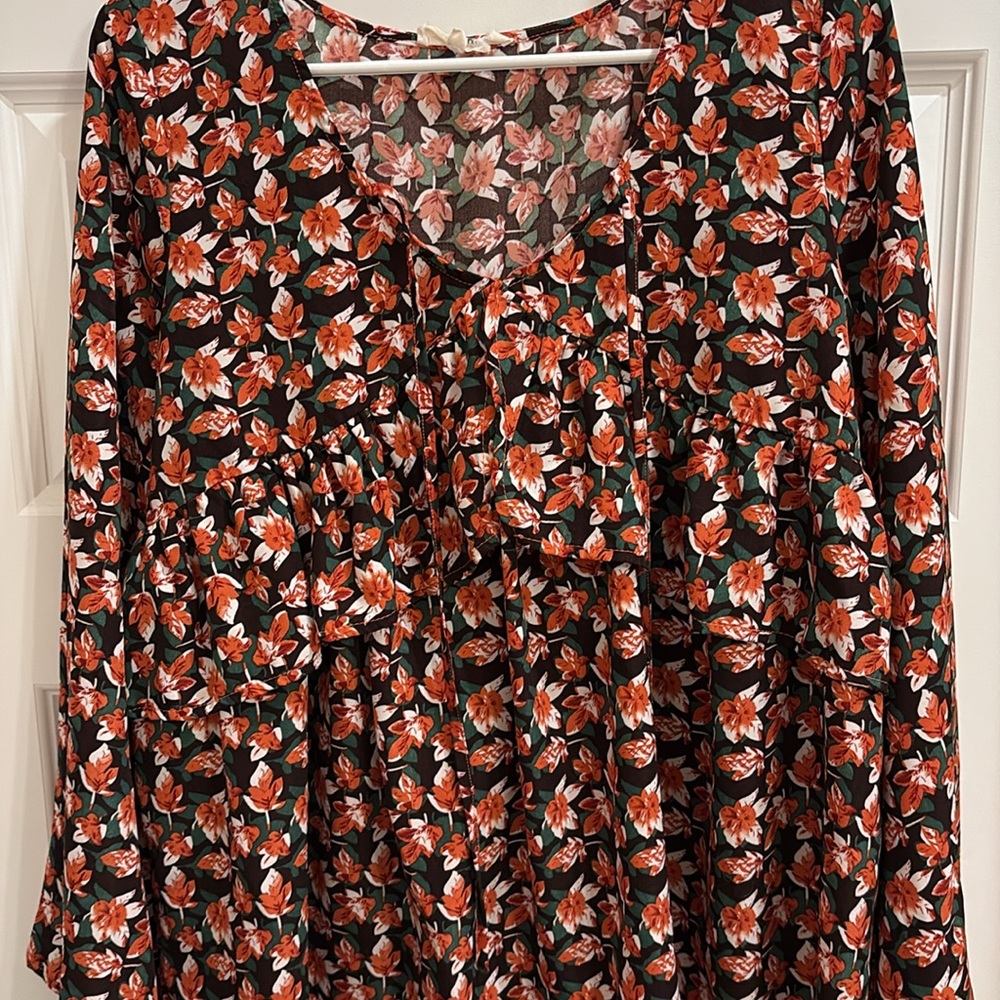 ✨Floral Fall 🍂 Entro Blouse✨ - Picture 3 of 7